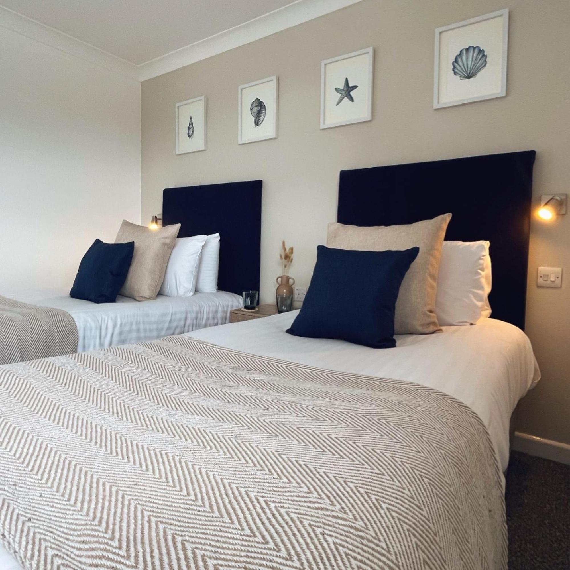 Inn For All Seasons Redruth Bagian luar foto