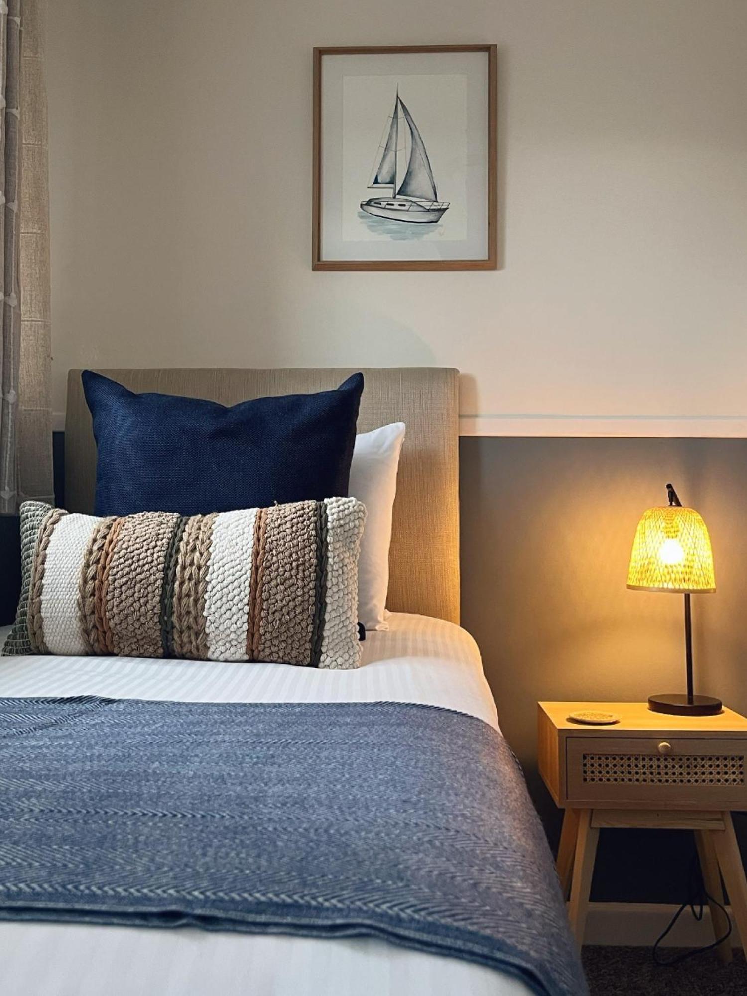 Inn For All Seasons Redruth Bagian luar foto